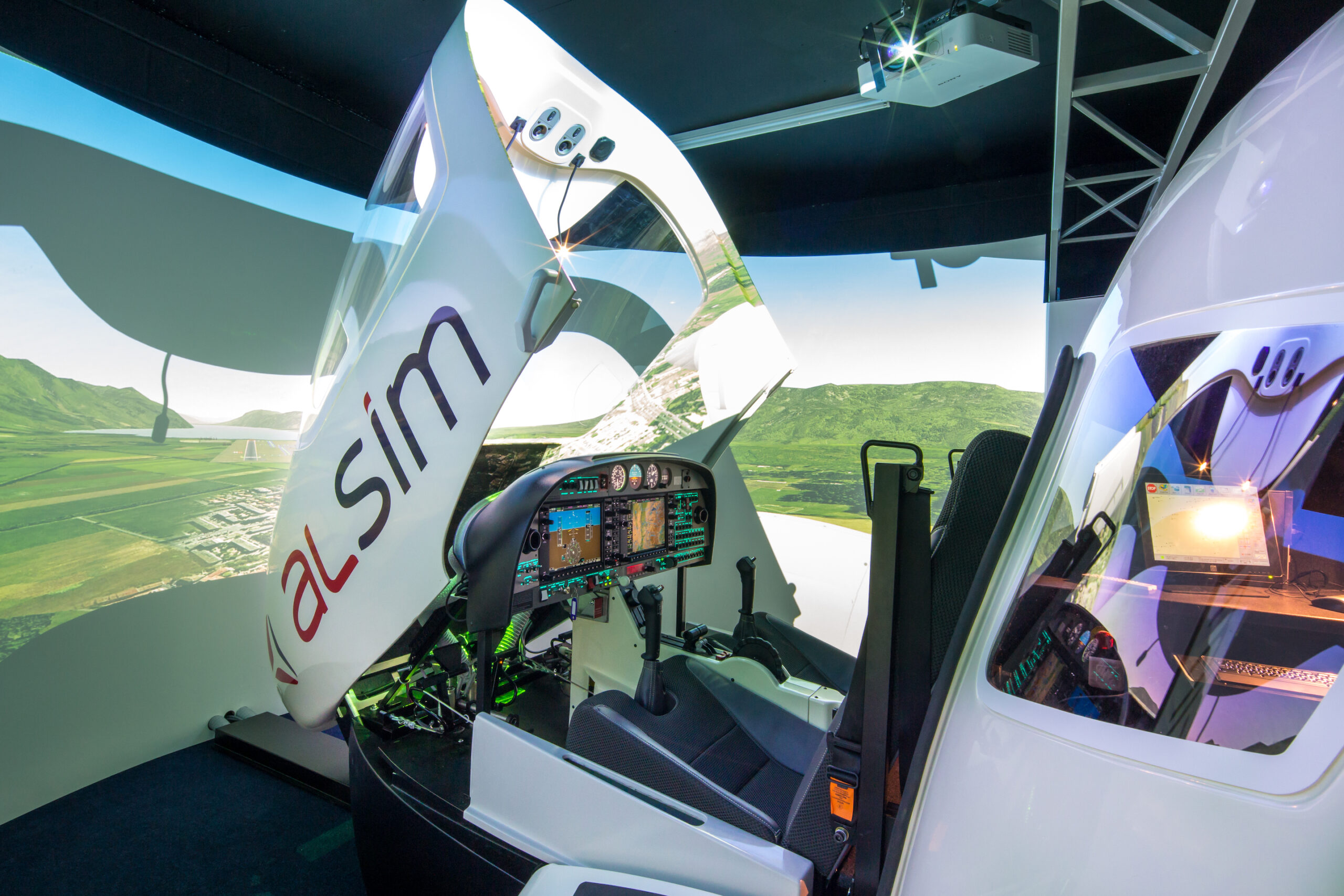 Ostend Air College invests in the ALSIM AL42 Simulator to enhance its pilot training